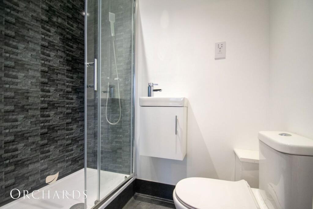 2 bedroom detached bungalow for sale in Greenfield Road, Pulloxhill, MK45 - View 5