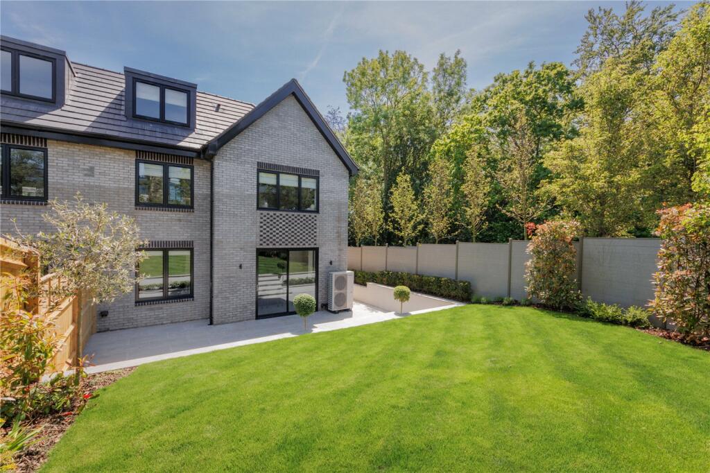 Main image of property: Watford Road, Radlett, Hertfordshire, WD7