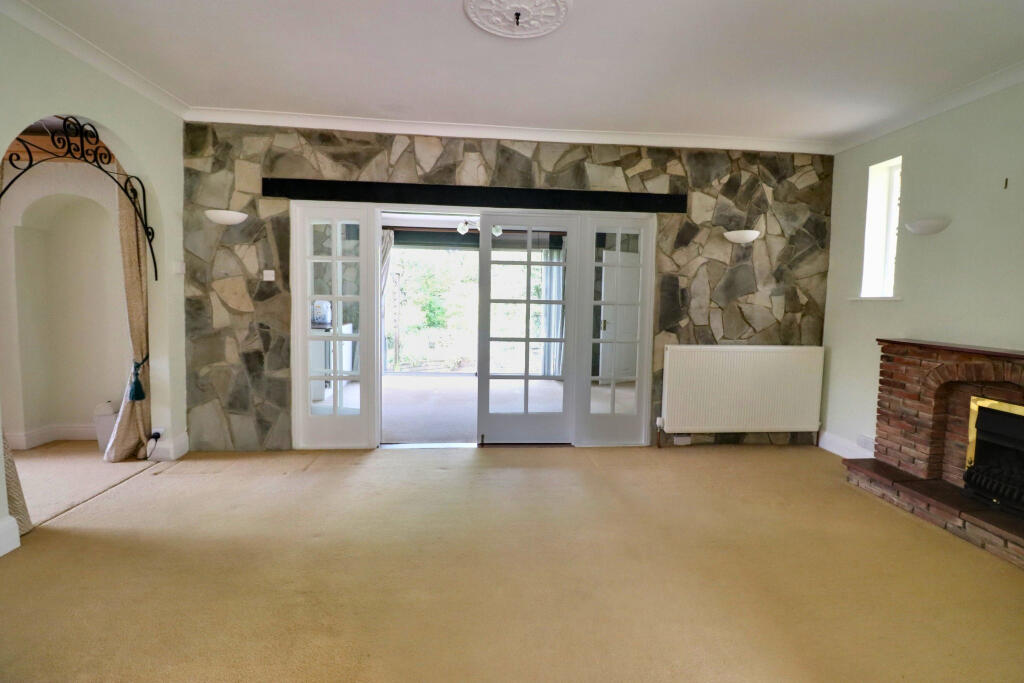 Portsmouth Road, Horndean - View 3