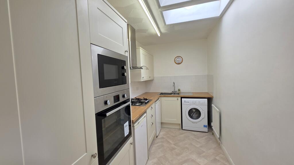 St Marys Court, Ty'n-y-pwll Road, Whitchurch, Cardiff photo 2