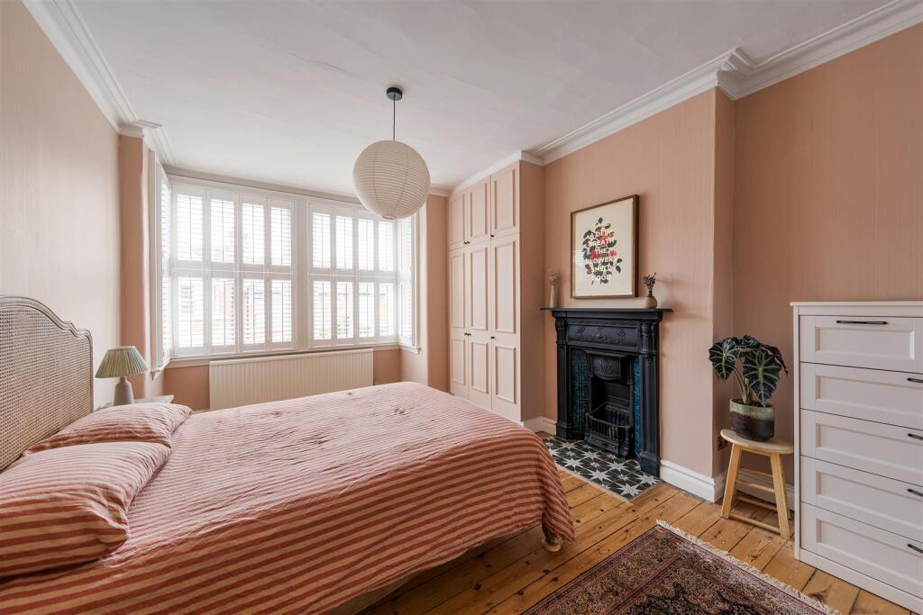 House in London - View 5
