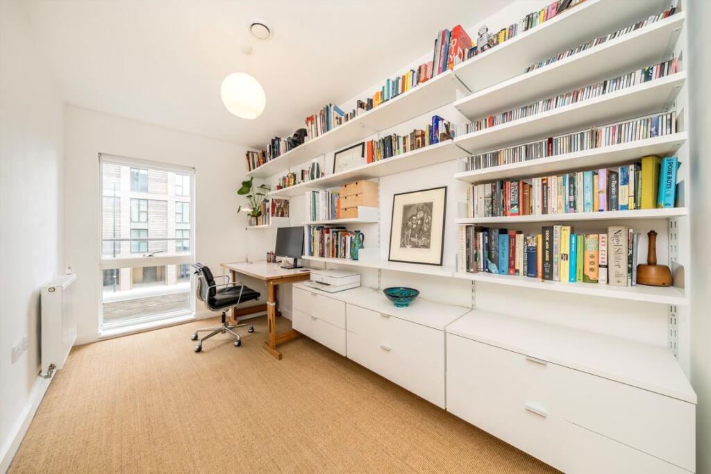 Apartment in London - More