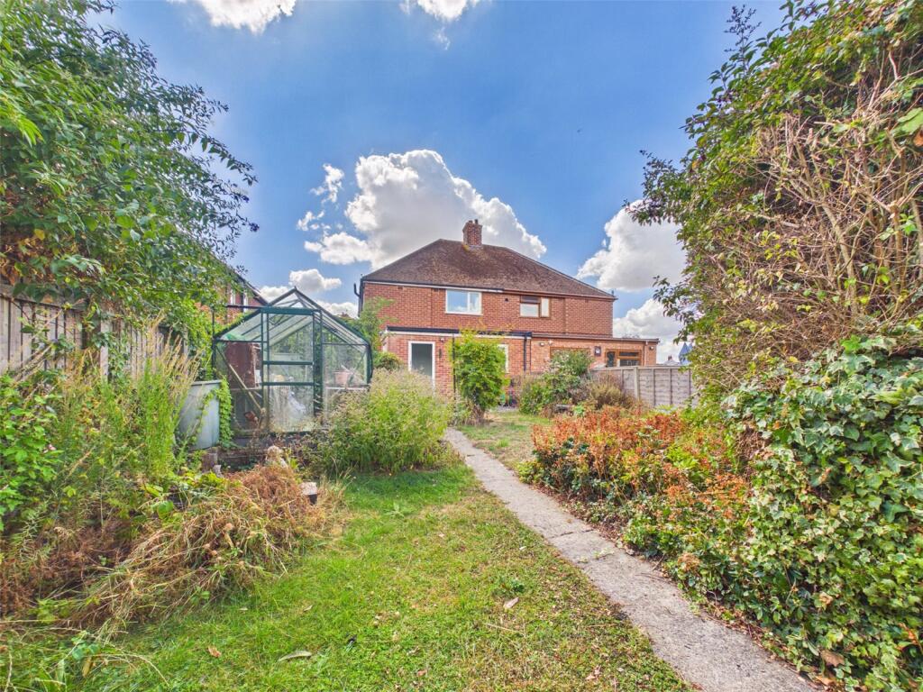House in Gloucester, Gloucestershire - More