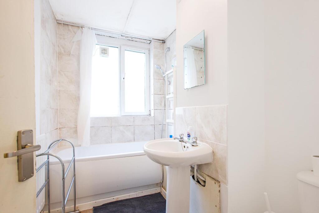 Apartment in London - More