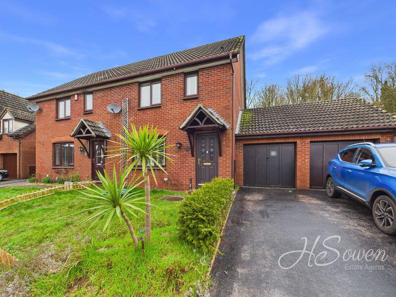 3-bed semi-detached on Heron Way, Torquay, £300,000