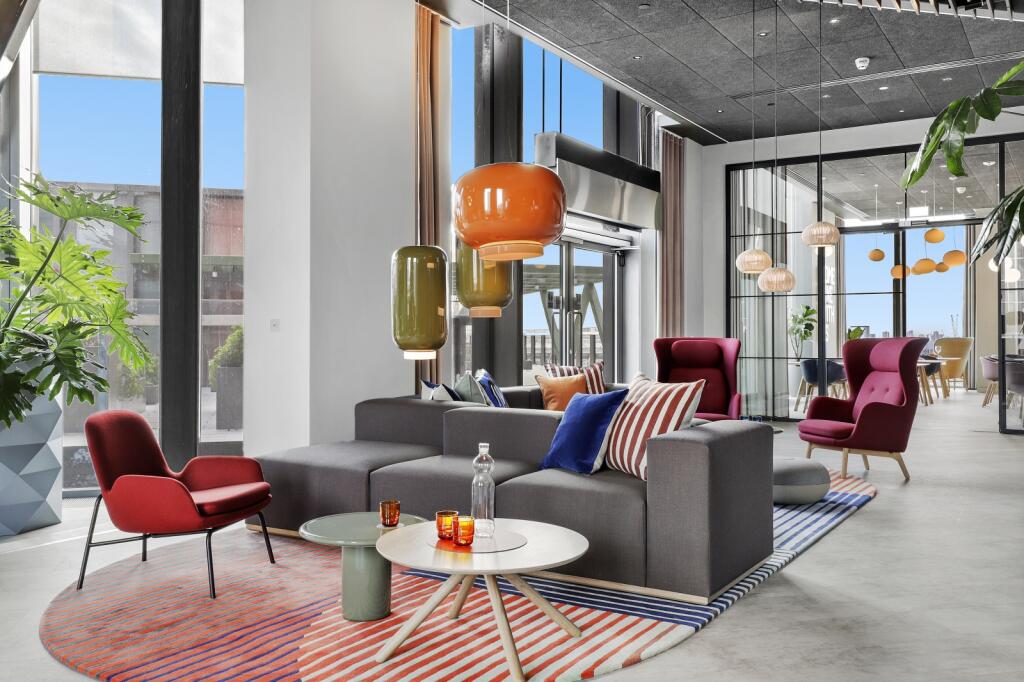 Main image of property: Skylark Point