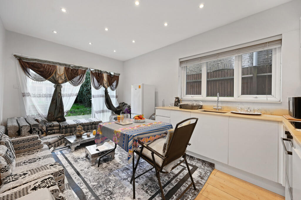 Apartment in London - View 3