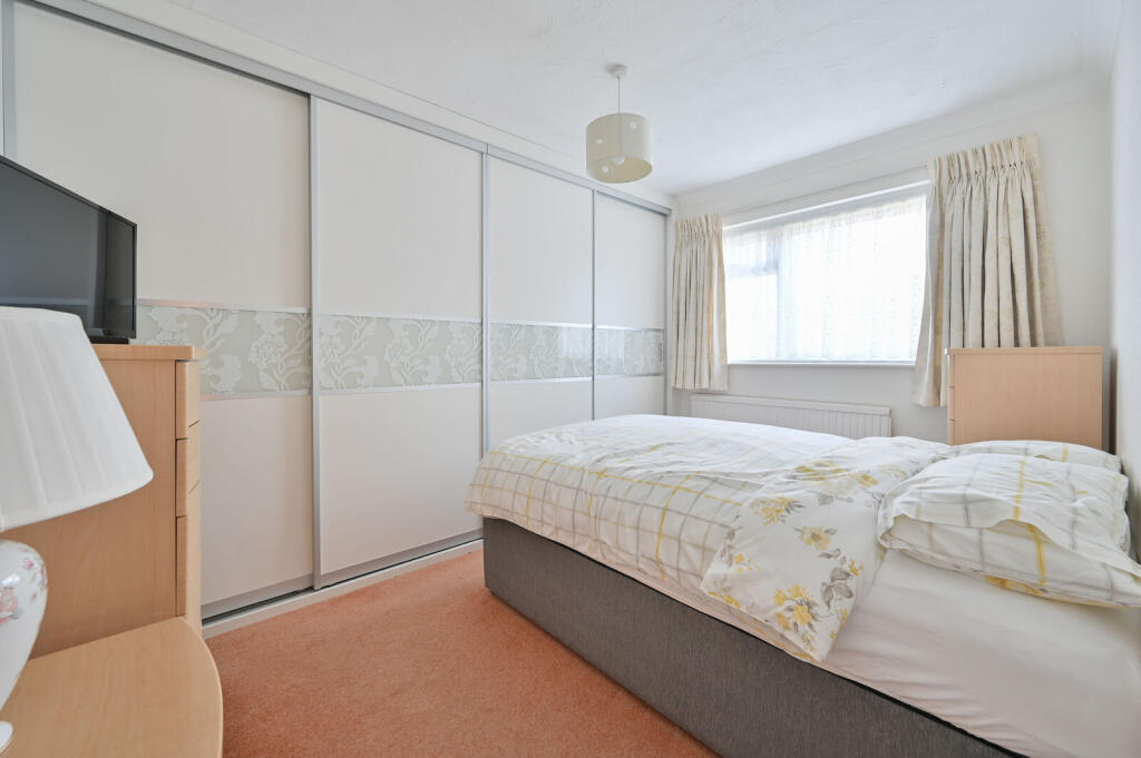 Apartment in Watford - More