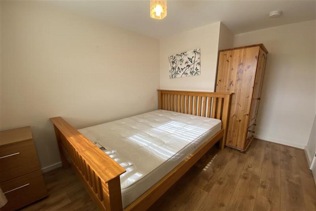 1 bedroom house share for rent