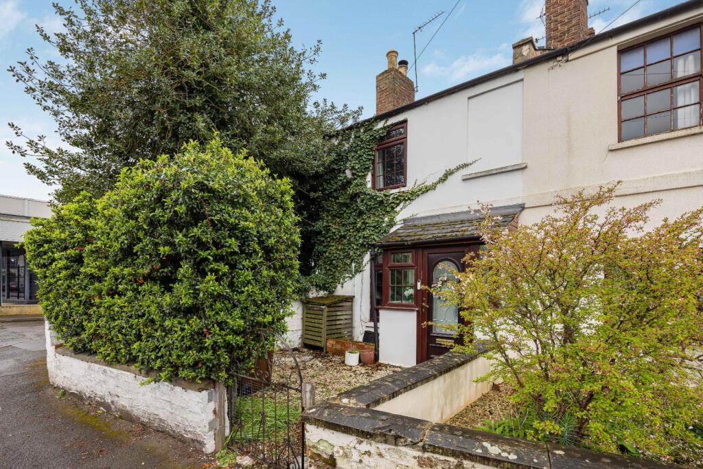 Main image of property: Alstone Lane, Cheltenham, Gloucestershire, GL51