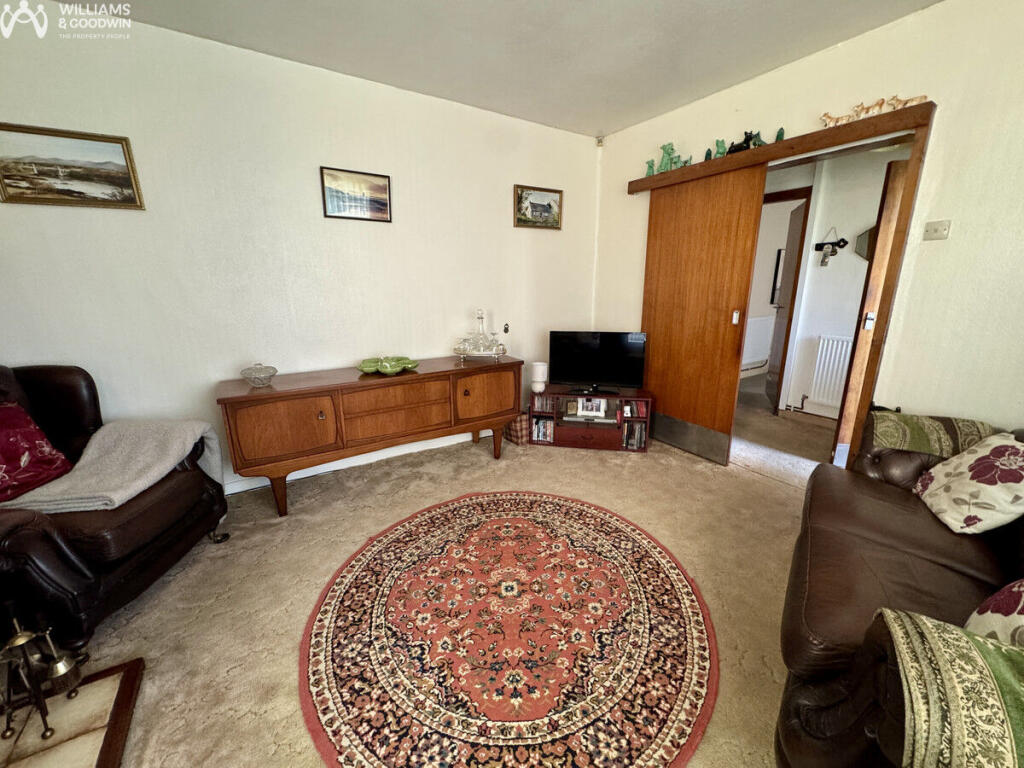 Llanfawr Road, Holyhead, Anglesey, LL65 photo 5