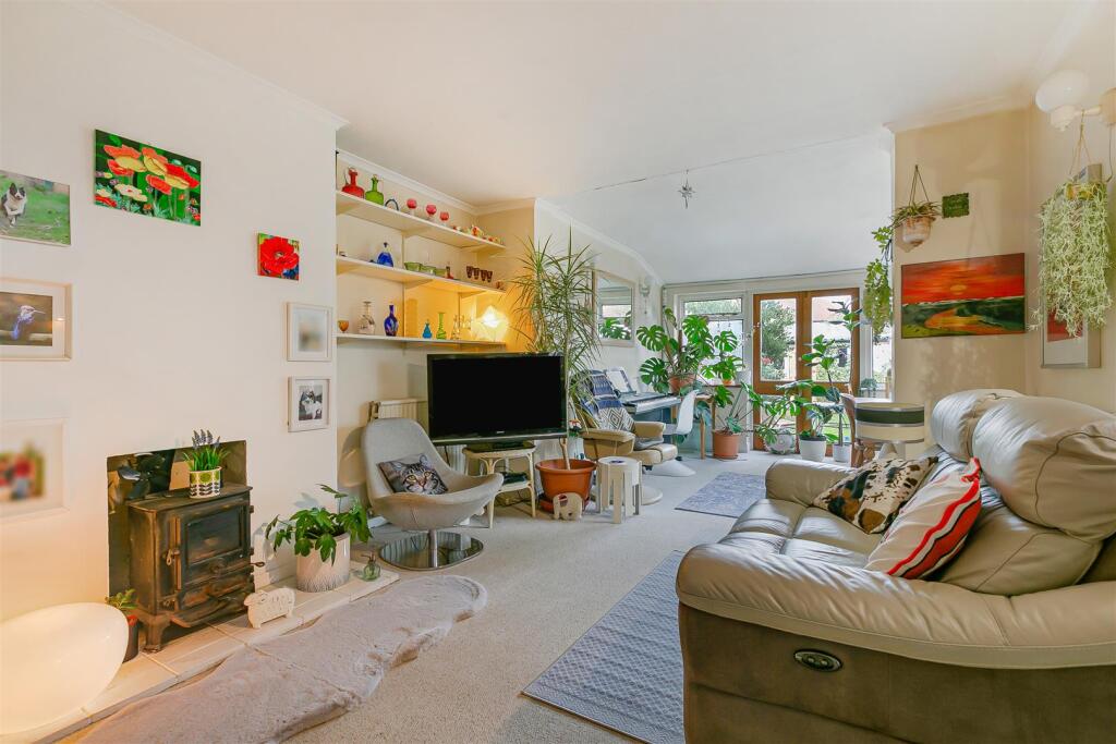 House in London, Royal Borough of Kingston upon Thames - View 5