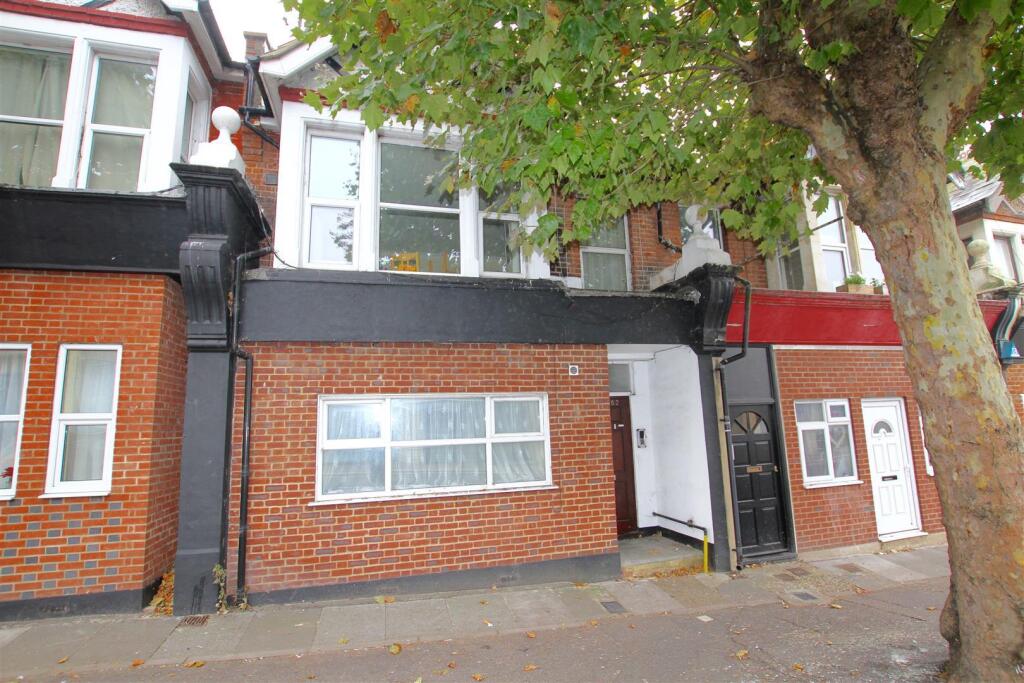 Main image of property: 162 Station Road, Westcliff-On-Sea