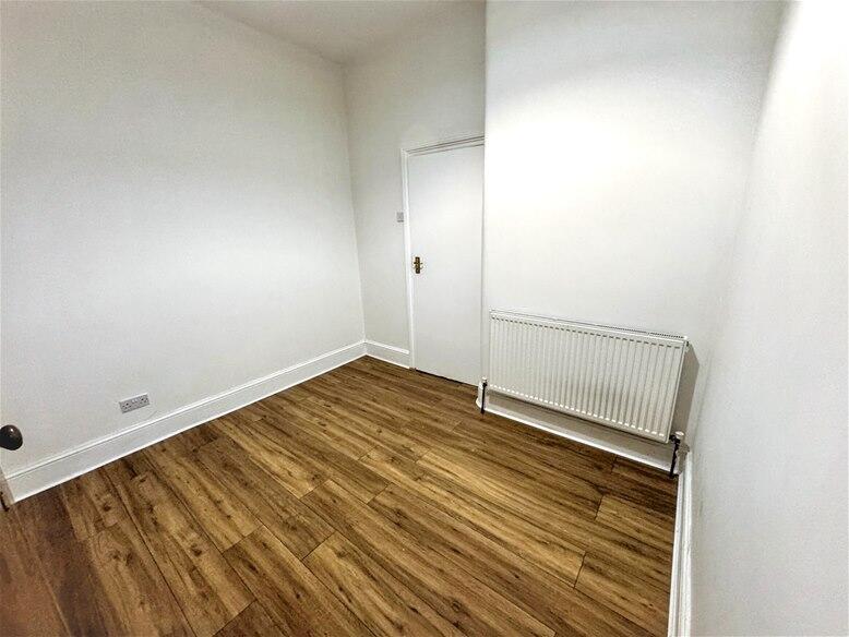 House in London - View 5