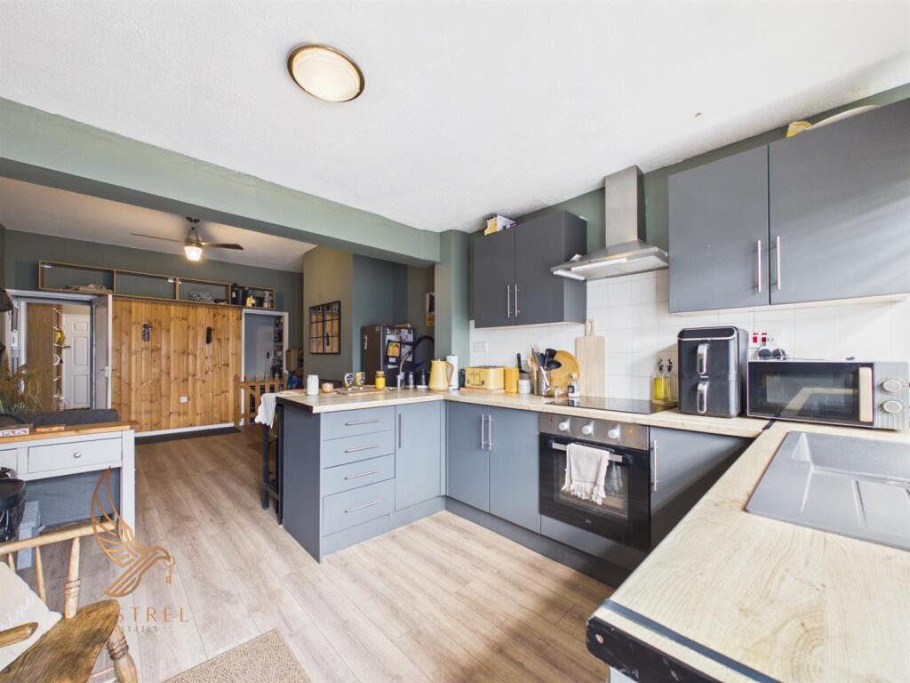 House in Wakefield - View 2