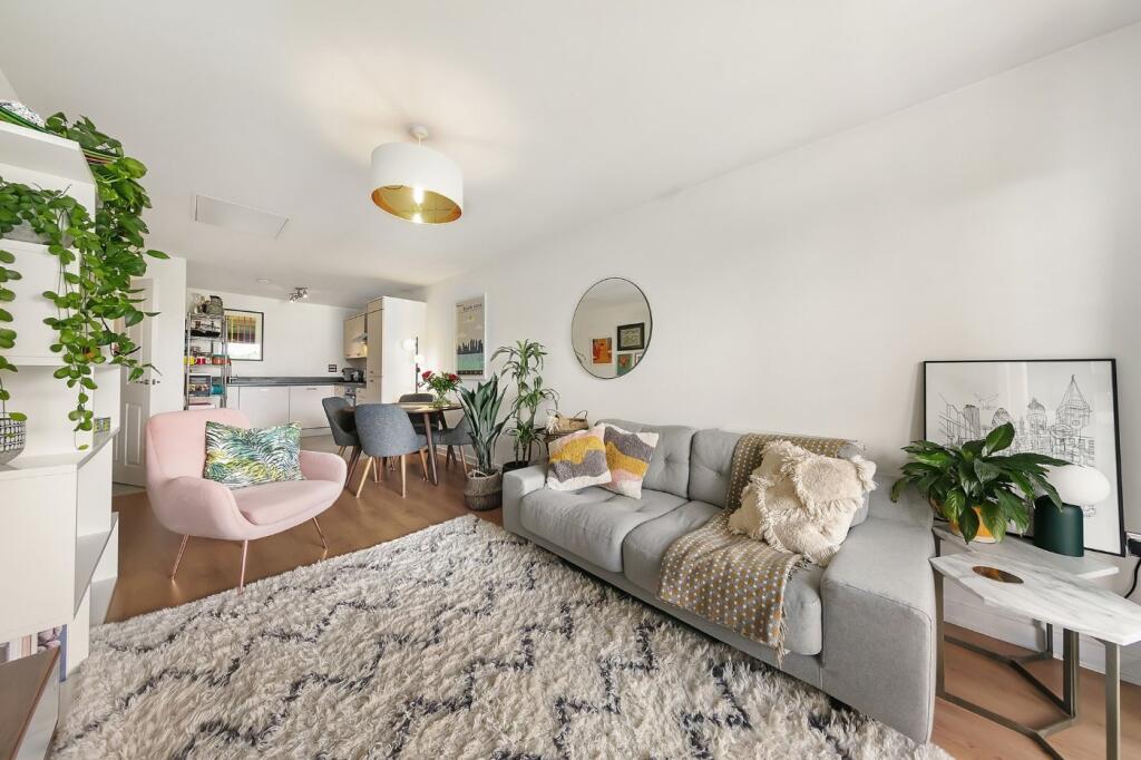 Main image of property: Worcester Close, London, SE20