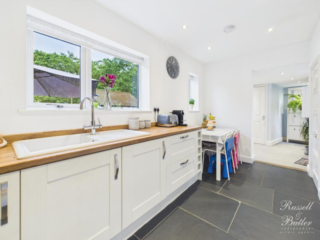 House in Milton Keynes, Charndon - View 5