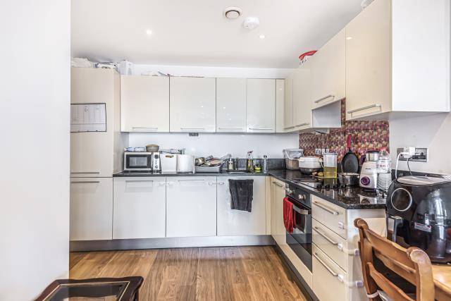 Apartment in Slough - View 5