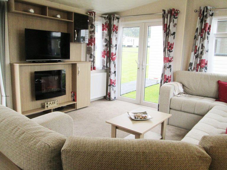 2-bed caravan on Llanmadoc, Gower, SA3 1DE, £36,945