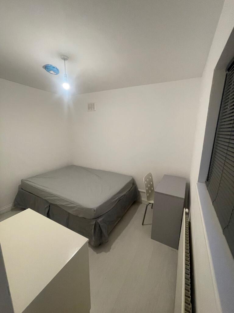 6 bedroom house for rent