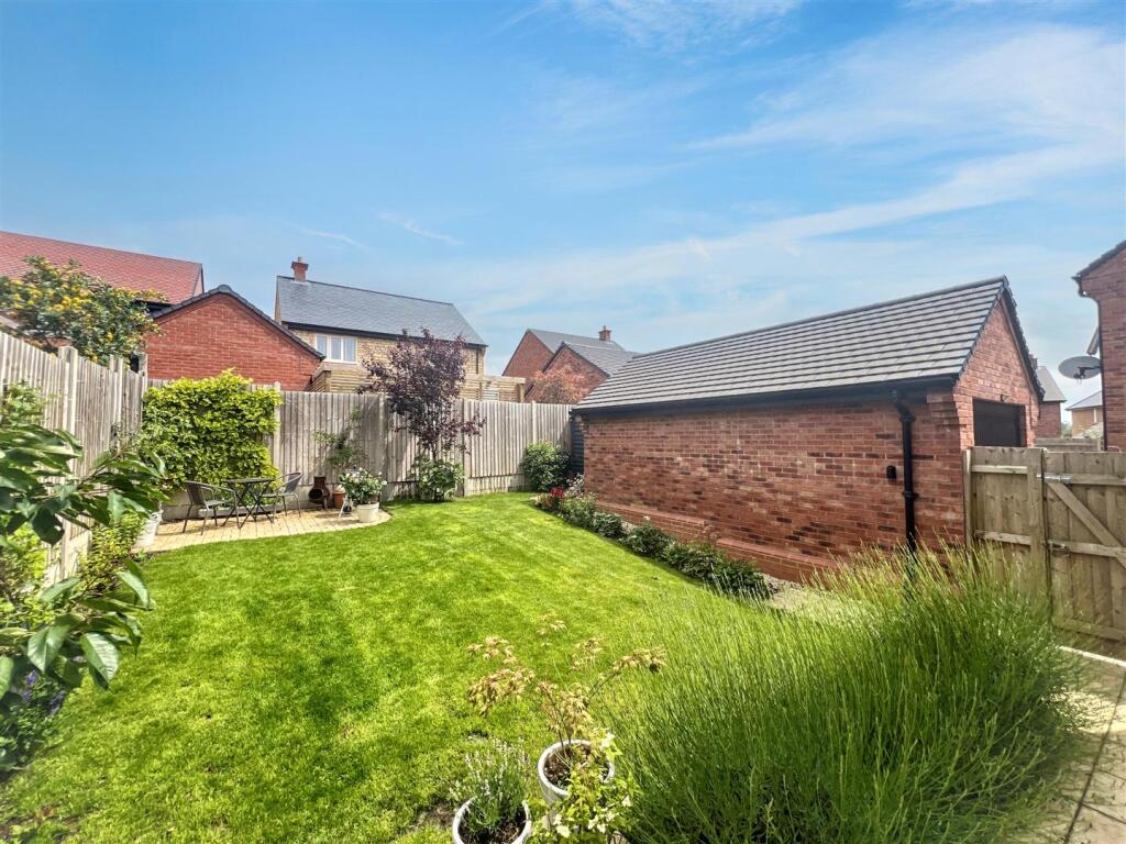 Hollowell Street, Wollaston, Wellingborough - View 4