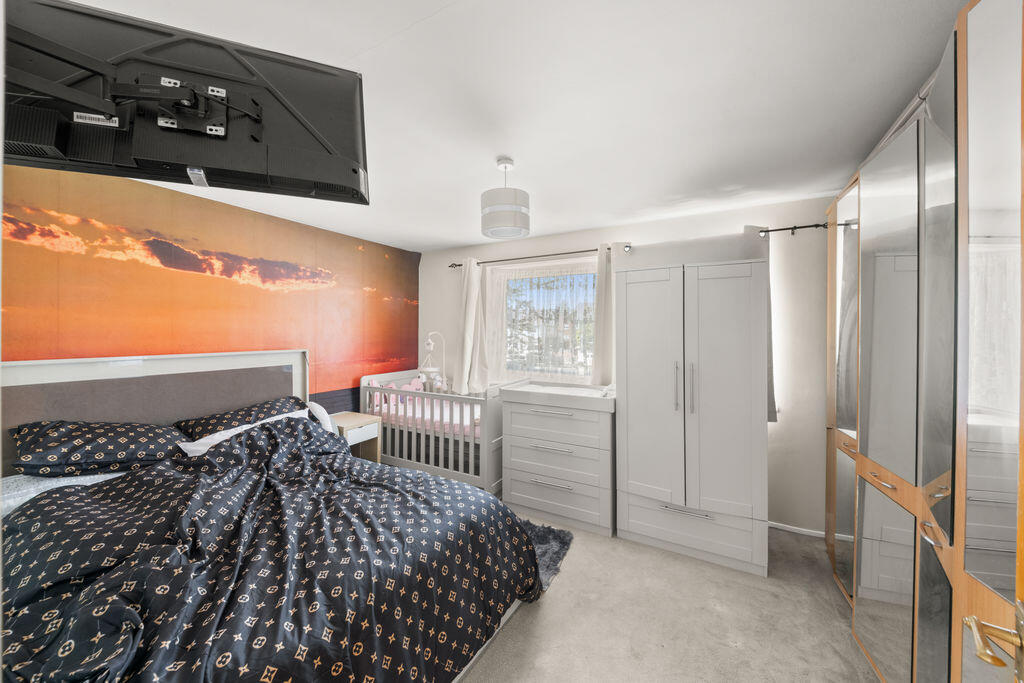Apartment in Southall - View 5