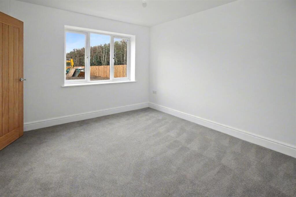 2, Blackberry Close, Great Barford photo 2