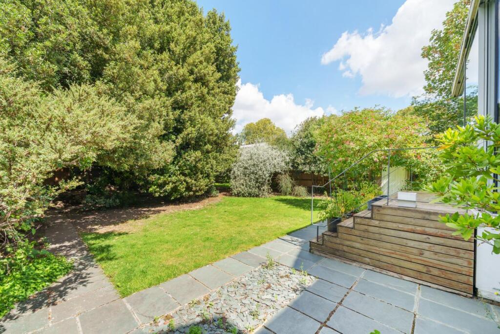 Lyndhurst Square, Peckham Rye, London, SE15 photo 2