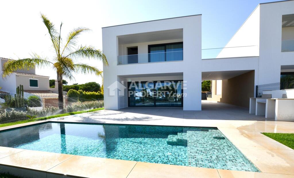 Main image of property: Algarve, Quarteira