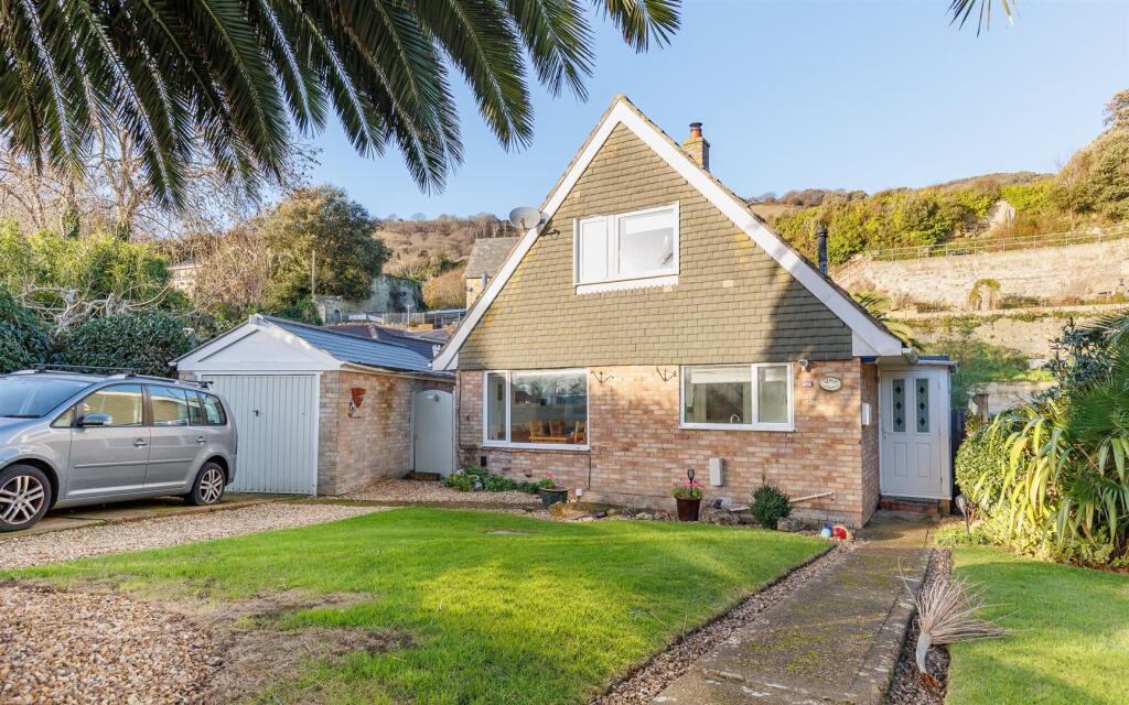 Main image of property: CHALET BUNGALOW IN QUIET LOCATION - Grangeside, Bonchurch