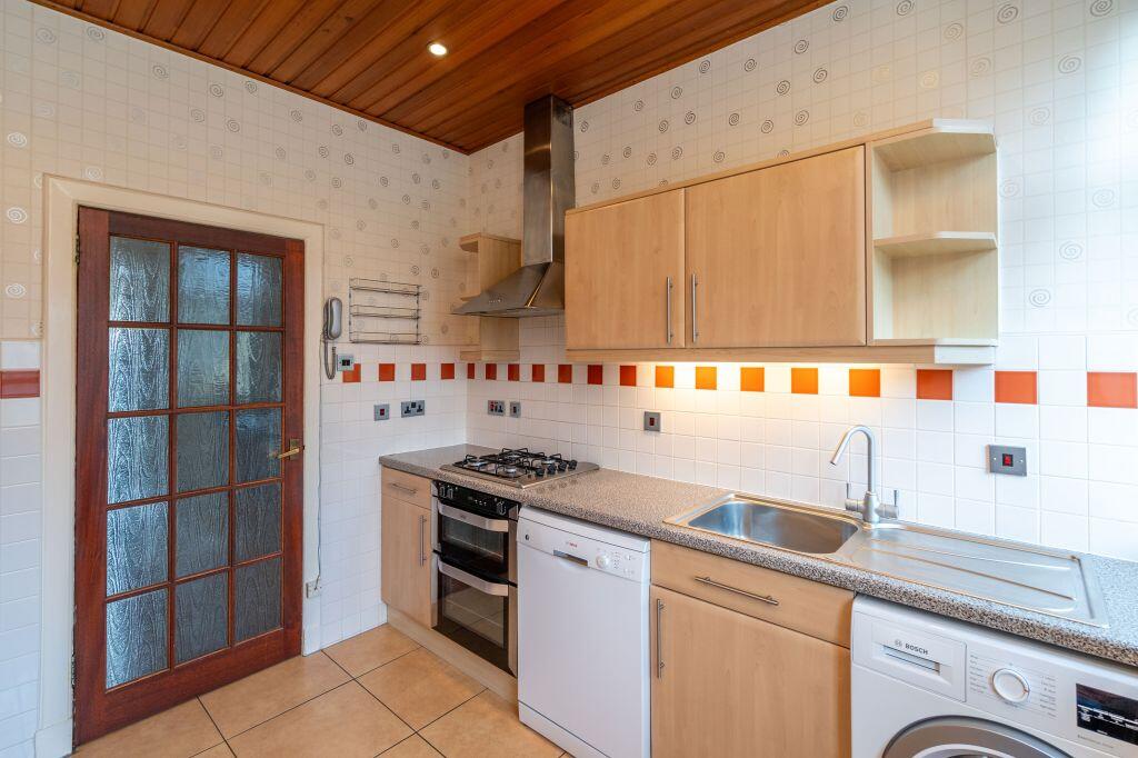 45 Meadowfield Avenue, Edinburgh, EH8 7NP - More