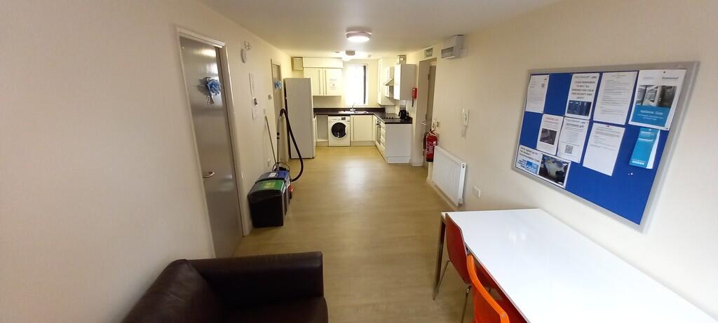 Apartment in Coventry, West Midlands - View 2