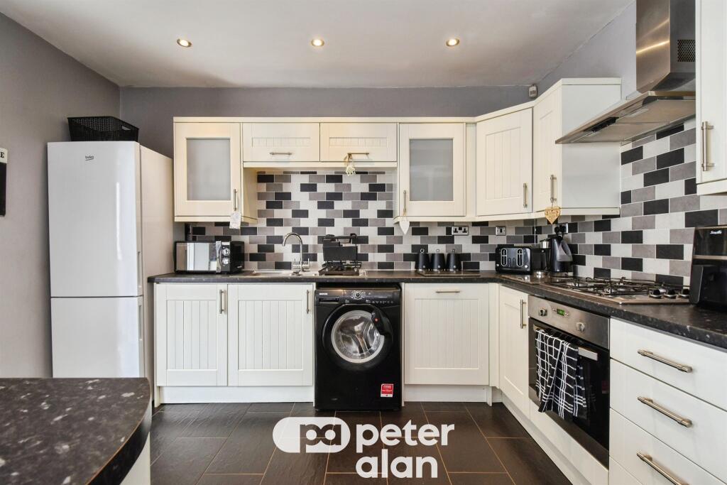 House in Tredegar, Llechryd, Rhymney - View 3