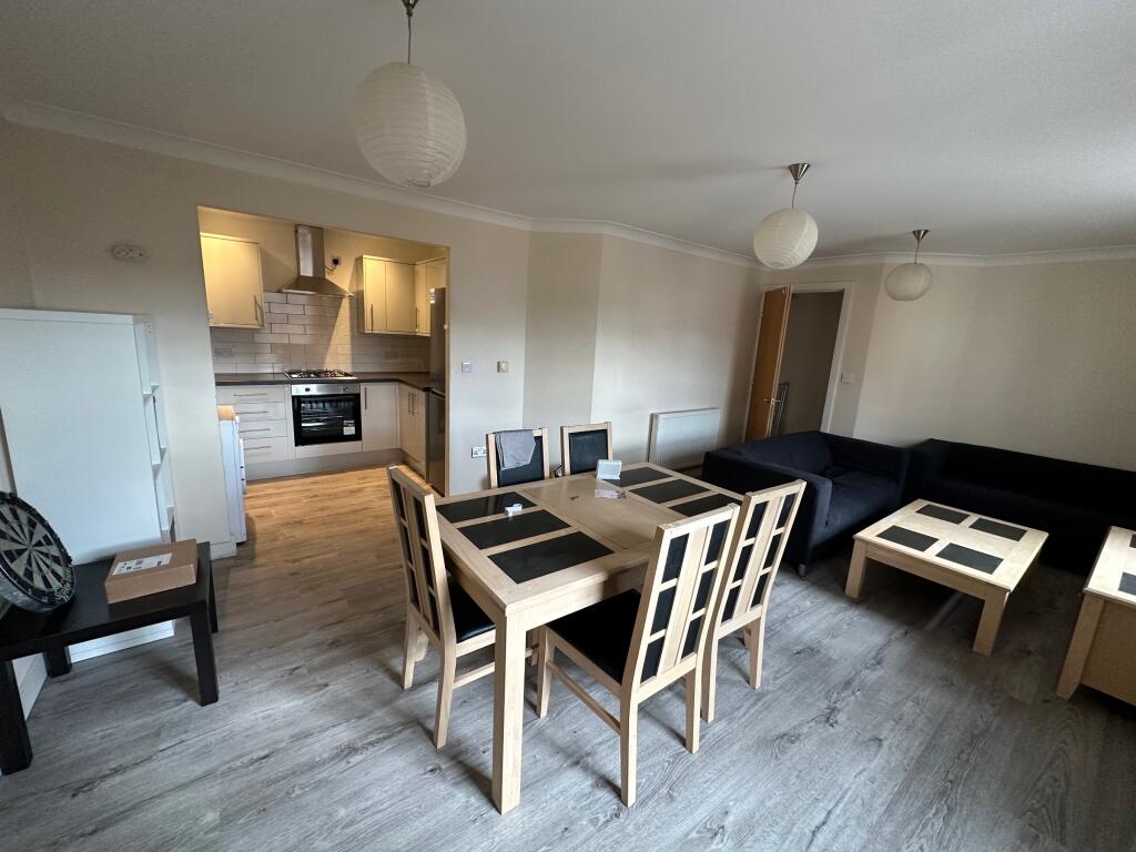 Apartment in Warwick, Royal Leamington Spa - View 2