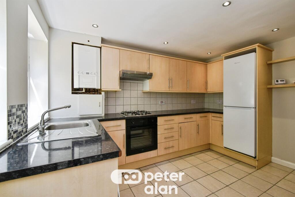 House in Merthyr Tydfil, Six Bells Estate, Gelideg - View 5