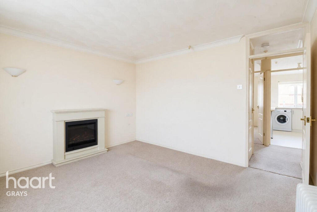 Apartment in Grays, Little Thurrock - View 4