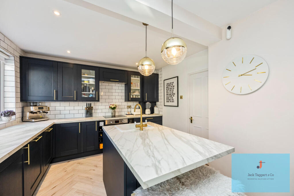 House in Hove, West Blatchington - More