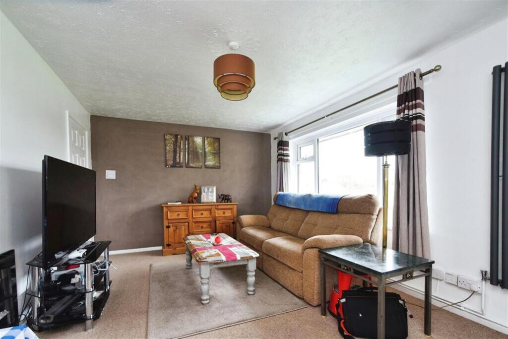 Welcombe Avenue, Swindon photo 2