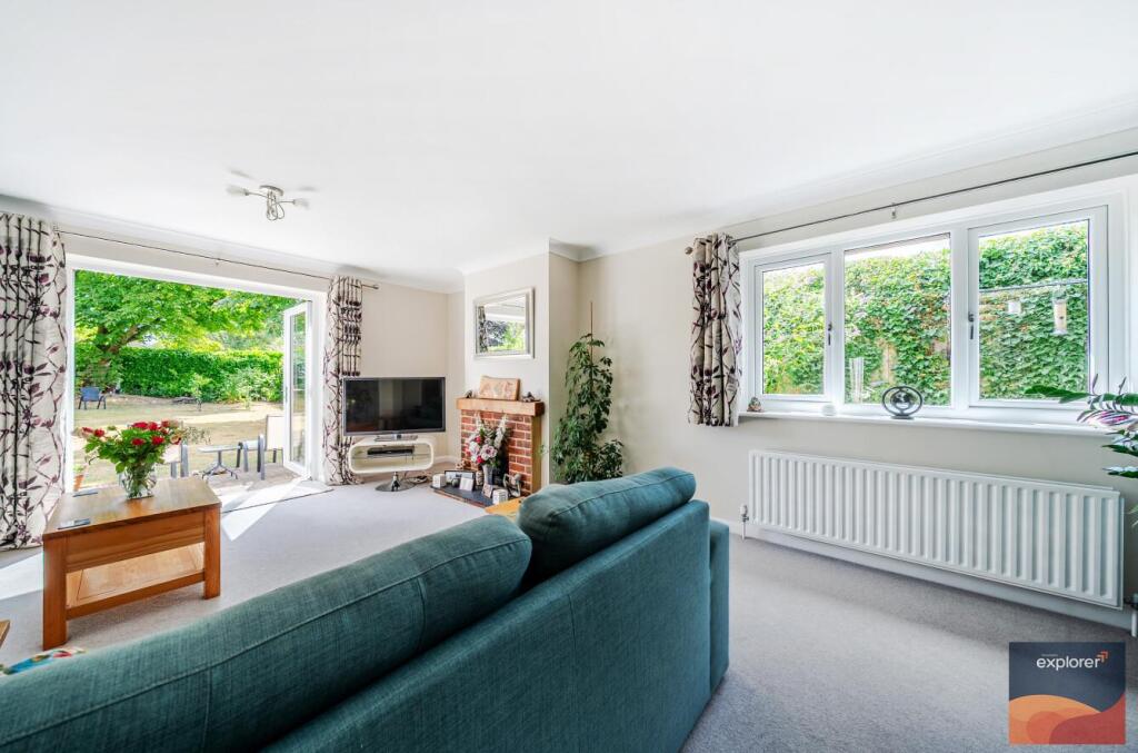 House in Basingstoke and Deane, Newfound, Oakley - More