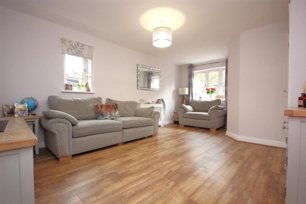 NN10, Victoria Drive, Higham Ferrers photo 3