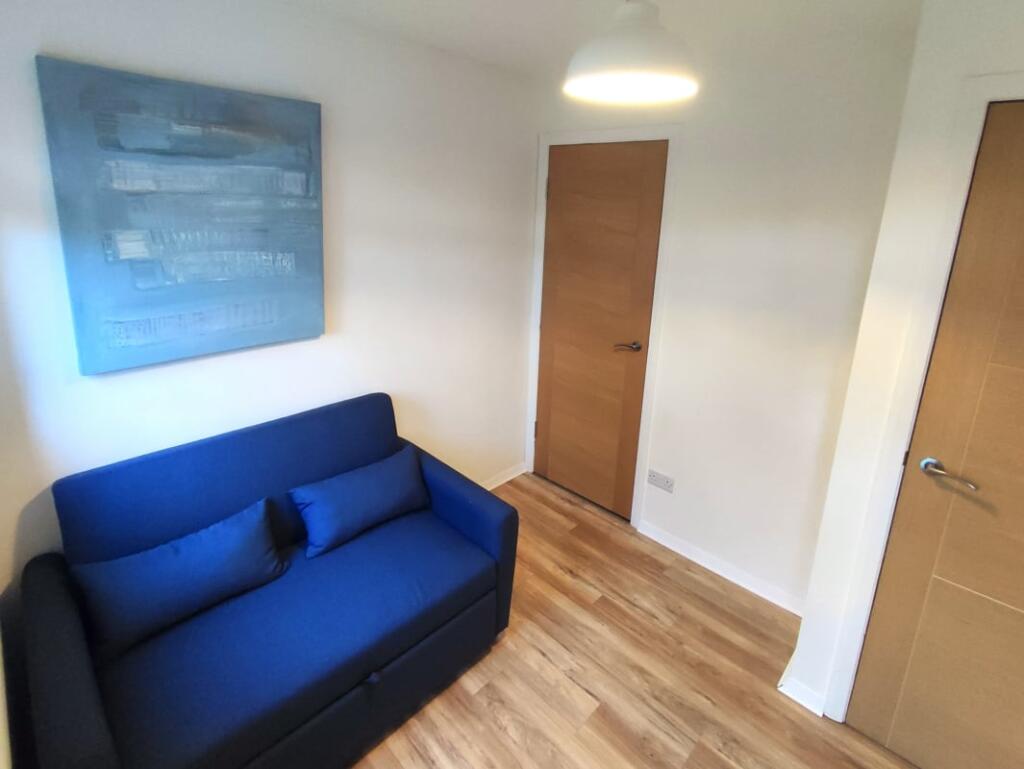 Dumbarton Road, Glasgow, G14 - More