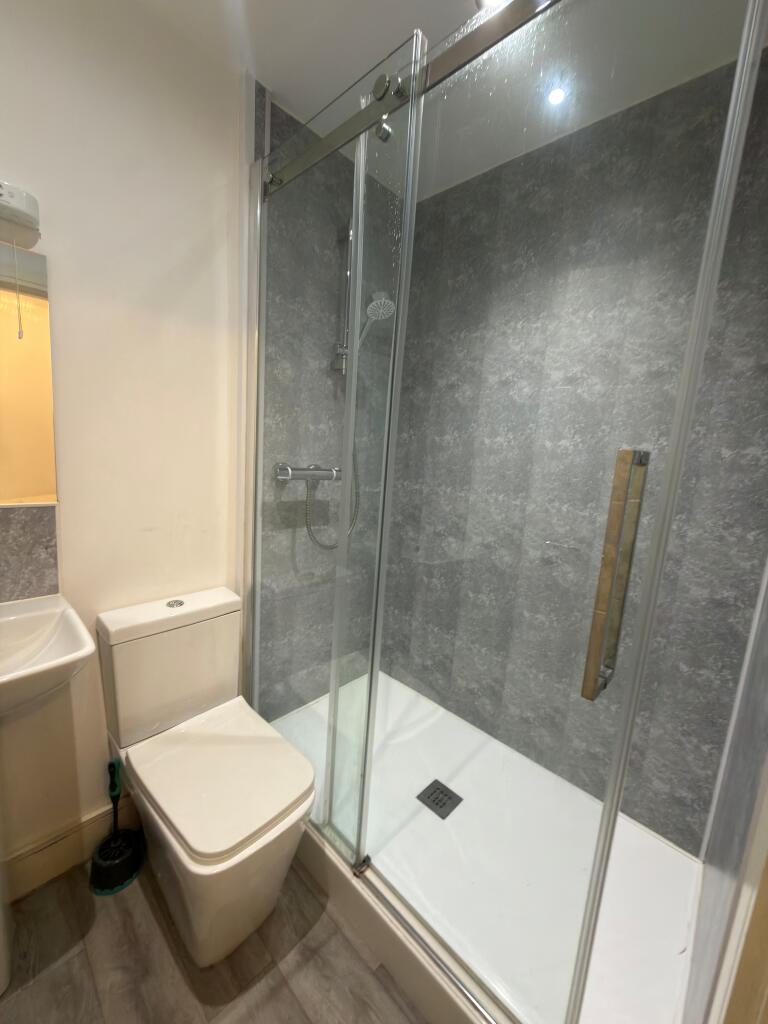 Apartment in Bangor, Upper Bangor - View 5