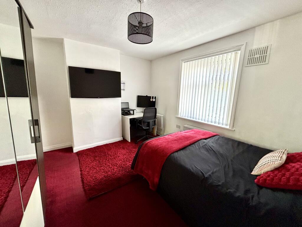 House in Bradford - View 4
