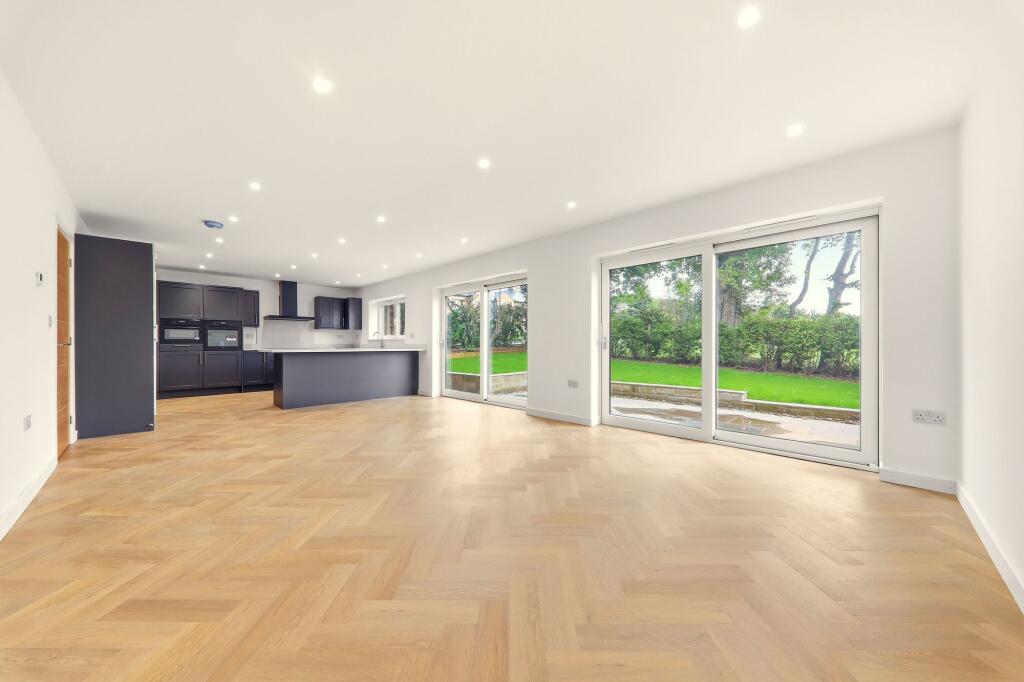 House in Kirklees, Swincliffe - View 4