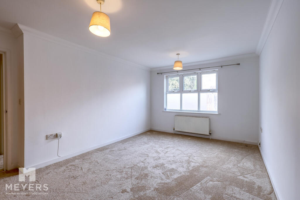 Apartment in Bournemouth, Boscombe - View 4
