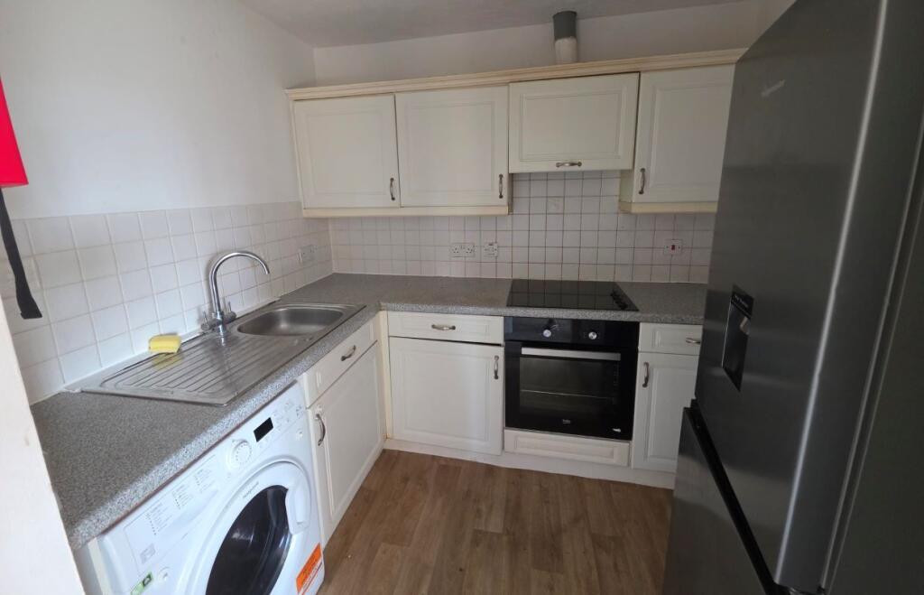 Apartment in Romford - View 4