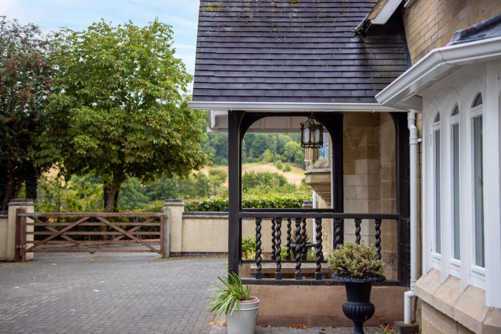 4 bed detached - Stanford Bridge, Worcester, WR6 image 2