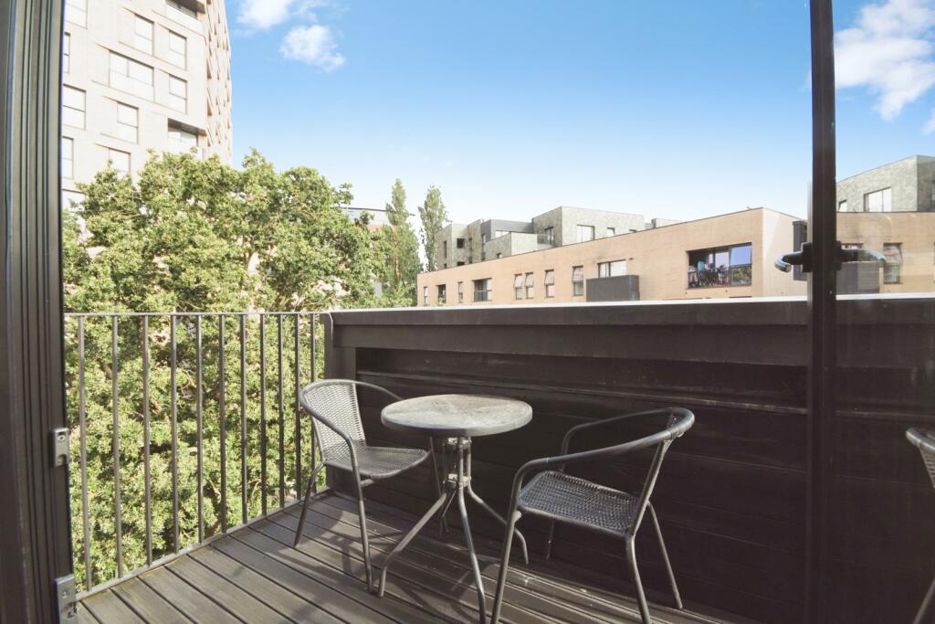 Apartment in Chelmsford - View 6