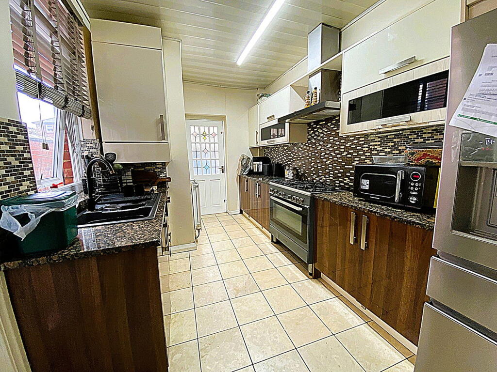 House in Oldham, Greater Manchester - View 4