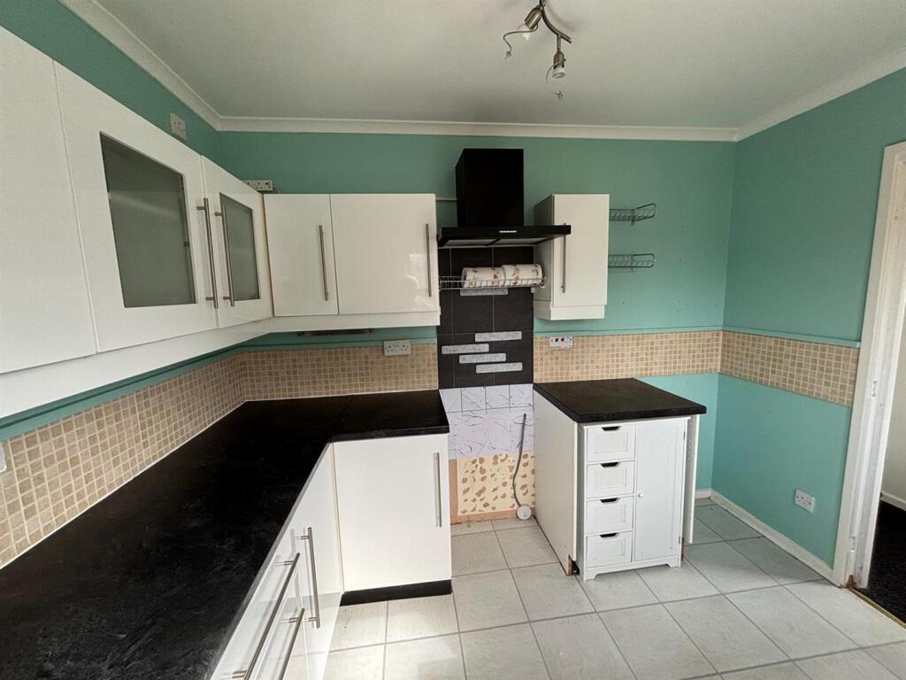 House in Hull - View 5